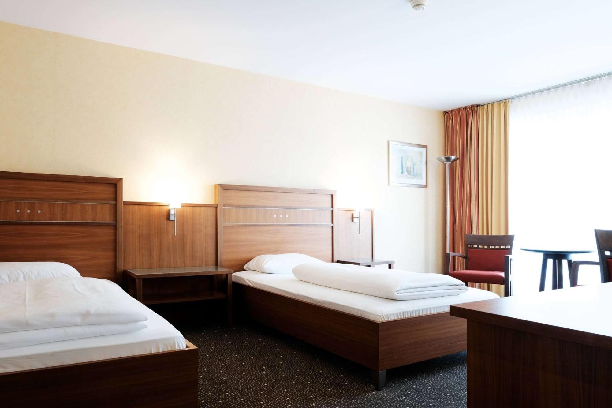 Ramada By Wyndham Duesseldorf Ratingen Exterior foto