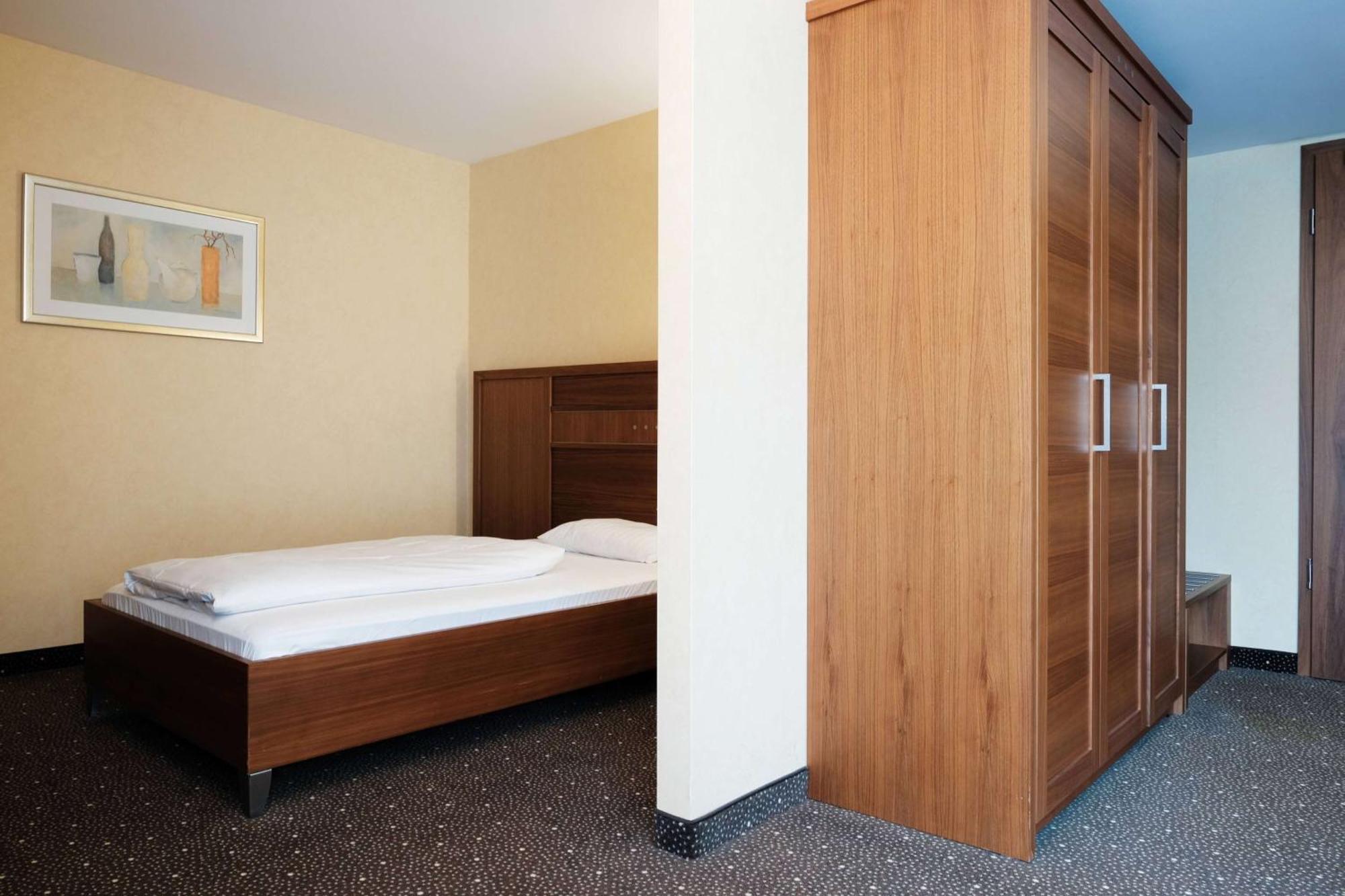 Ramada By Wyndham Duesseldorf Ratingen Exterior foto
