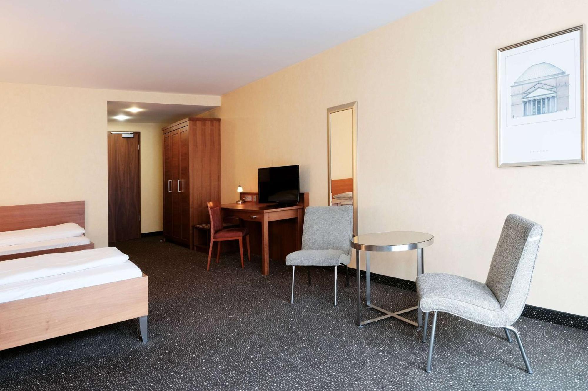 Ramada By Wyndham Duesseldorf Ratingen Exterior foto