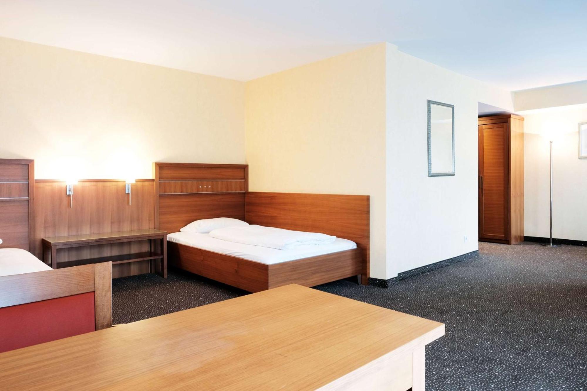 Ramada By Wyndham Duesseldorf Ratingen Exterior foto