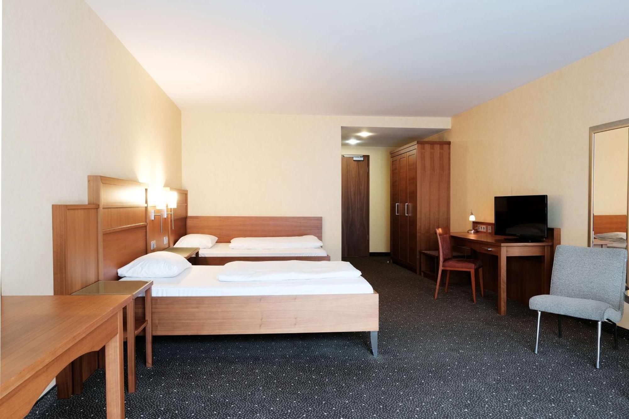 Ramada By Wyndham Duesseldorf Ratingen Exterior foto