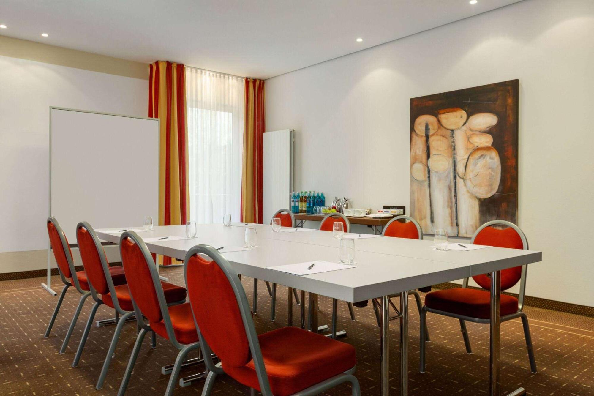Ramada By Wyndham Duesseldorf Ratingen Exterior foto