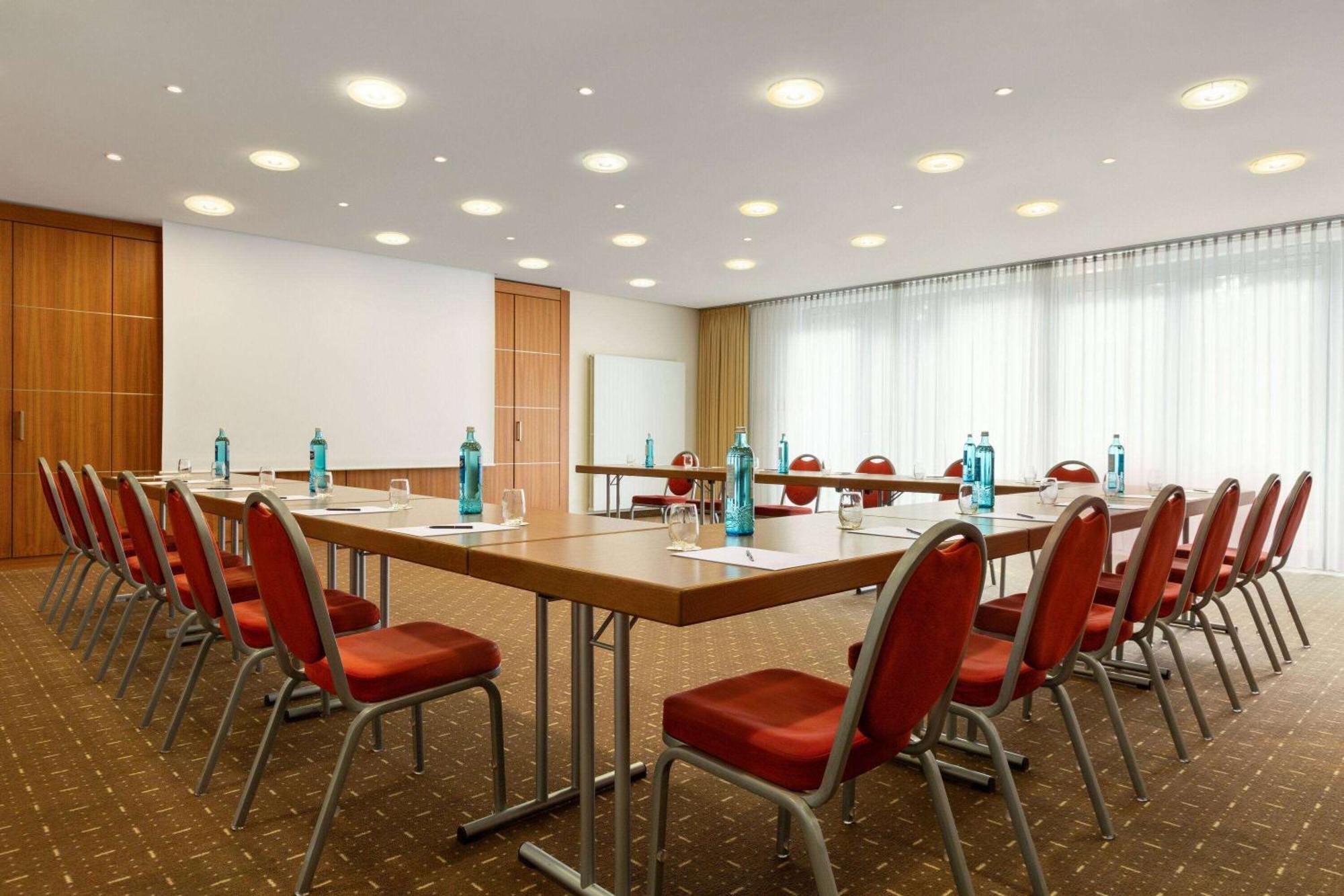 Ramada By Wyndham Duesseldorf Ratingen Exterior foto