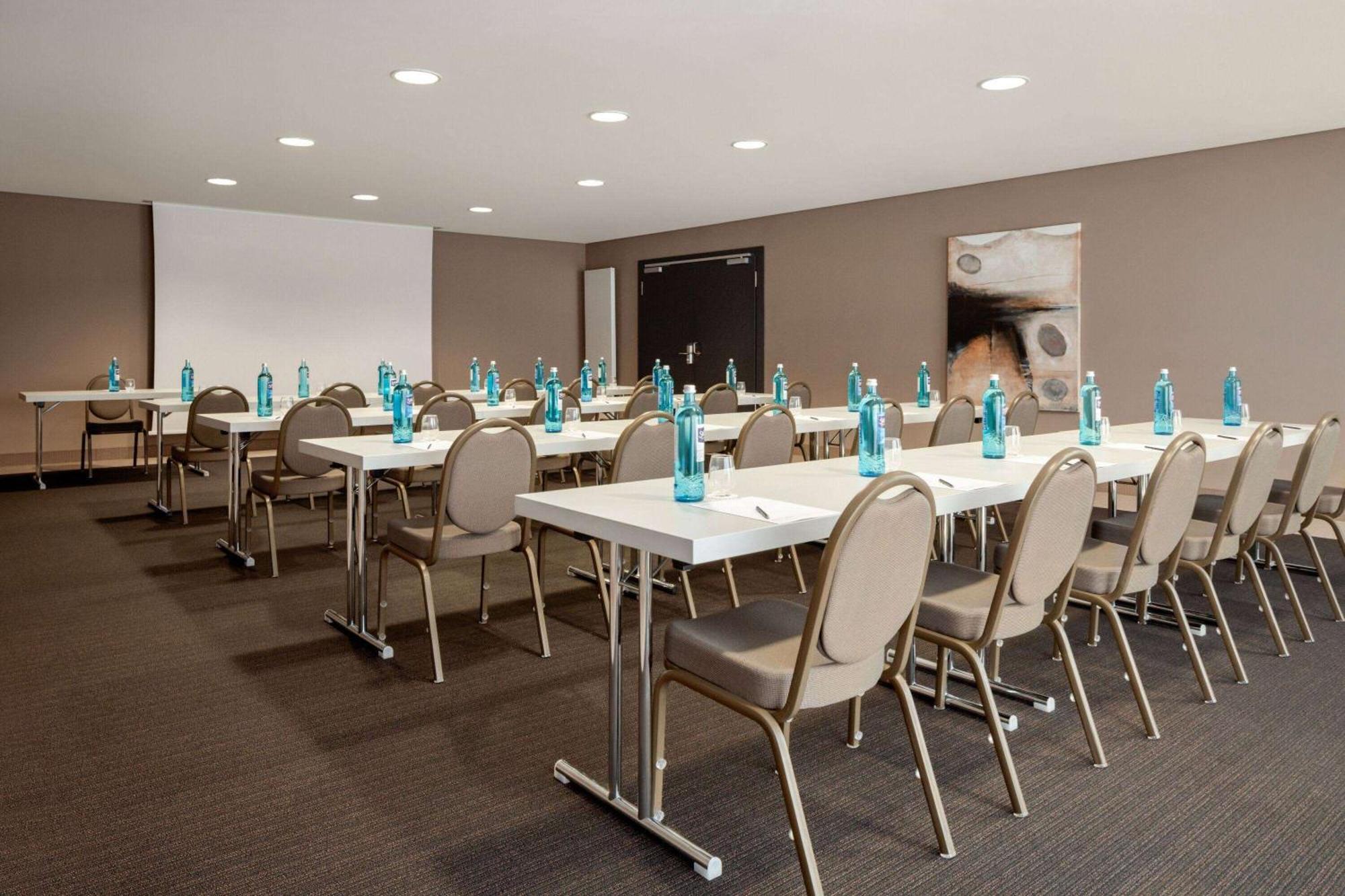 Ramada By Wyndham Duesseldorf Ratingen Exterior foto